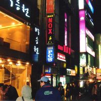 ホテル横です。飲食店が沢山