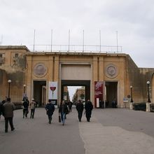 市街に入るゲートになります。