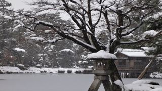 雪の兼六園