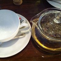 夕方になると、カフェのイルミネーションがついて、星が振る！