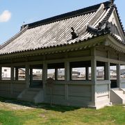 紀三井寺の拝殿として建てられたという観海閣（かんかいかく）