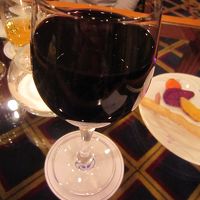 ラウンジは食べ飲み放題です。