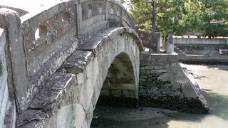 和歌浦のシンボル・不老橋（ふろうばし）