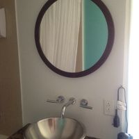 バスルームの洗面台ですね。水圧は問題なし。