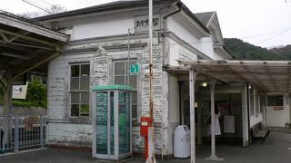 淡嶋神社（あわしまじんじゃ）の最寄駅、南海加太駅（かだえき）