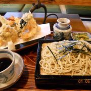 風情のある純日本風の建物の中で、美味しい更科そばを召し上がれ!