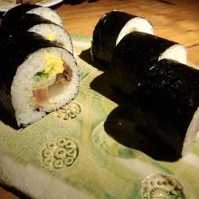 節分だったので下の肉寿司からデリバリーで恵方巻き