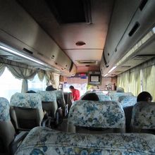 行きのバスの中