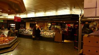 イート・インも