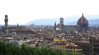 『結婚しました」葉書の定番？