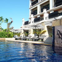 ホテルのプールからパチリ