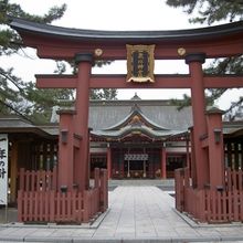 敷地内にも鳥居があります。