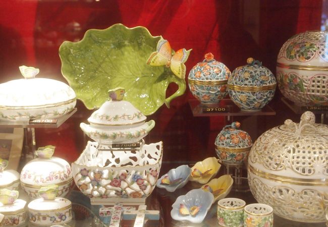 ヘレンド (Jozsef Nador店) クチコミ・アクセス・営業時間 ヘレンド (Jozsef Nador店) クチコミ・アクセス・営業時間