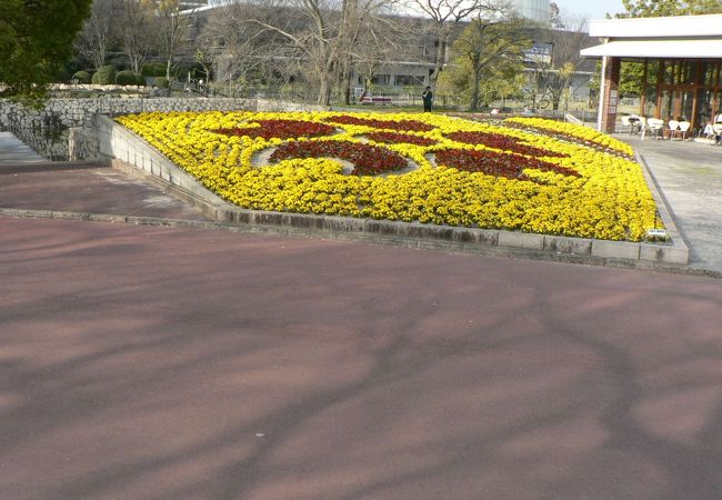 自然文化園東口利用に便利な大阪モノレール公園東口駅