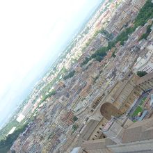 バチカン博物館も見えます