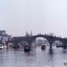 五孔の橋は江南最大です