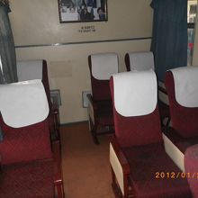 シルバルクエクスプレスの車内。椅子の向きは変えられます。