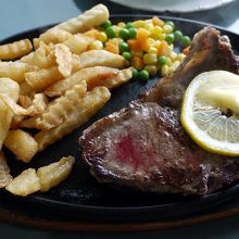 ニューヨークステーキ（１８０ｇ） ￥１，１３０−