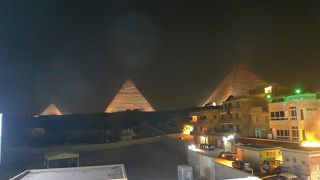 ナイトピラミッド