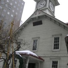 隣のビルが・・