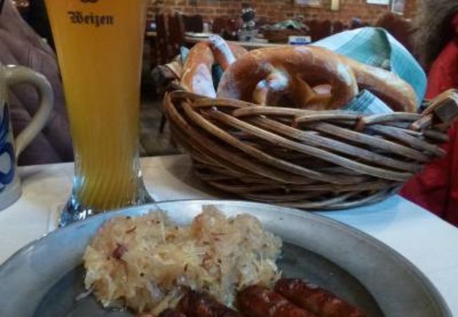 ニュルンベルクの世界最古のソーセージレストラン「Zum Golden Stern」で美味しいビールとニュルンベルガーを頂けます♪