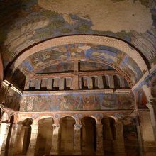 正面のフレスコ画