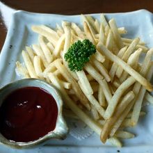 ポテトフライ ￥２９４− 
