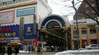 観光客、地元の人でいっぱい。