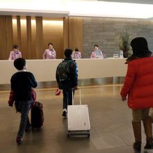 大勢のスタッフ