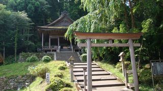 奥千本にひっそりと建つ