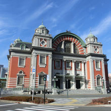 中之島でも際立った建物です