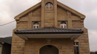 神秘的な壁面の装飾画