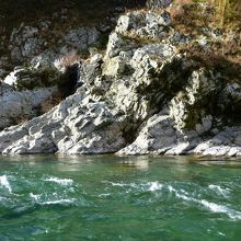 水は非常にきれいでした。