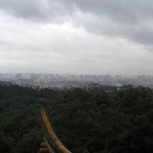 鐘楼から昆明市街地を見た景色