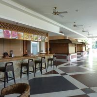 プール＆ビーチサイドのバー