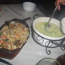 フィリピン料理「シシグ」　＋　卵とレタスのあっさりスープ