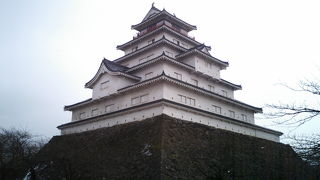 鶴ヶ城で休憩を