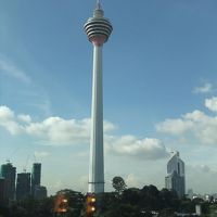 眼前にＫＬタワー