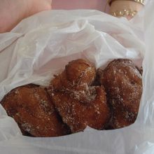 外はカリッと中はモチッと！甘すぎなくていくらでも入ります！