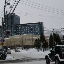 写真は中島公園駅すぐ隣のパークホテル