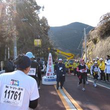 青梅マラソンの折り返し地点があります。