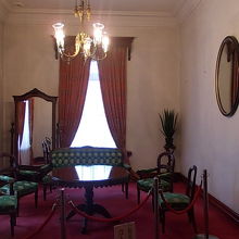 内部の各部屋が見学できるようになっています（一部立入禁止）