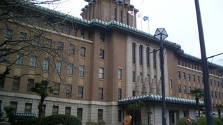 １９２８年に竣工、今でもモダンな神奈川県庁
