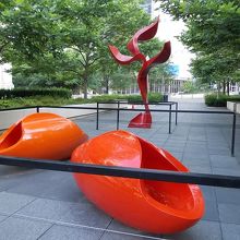 芸術的な側面も考慮されています