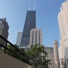 オークストリートビーチへの通路上から見ると・・・