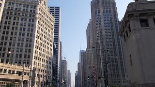 世界中の貴重な石も埋め込まれています