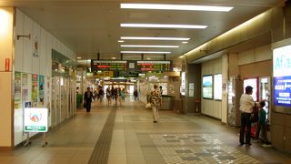 整然として清潔で豚丼スイーツあり