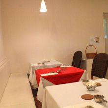 和邸宅にモダンな内装