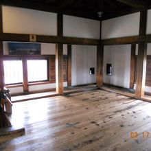 キツイ階段を上りきり、天守閣の最上階まで来てみました