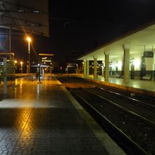 早朝のカサ・ヴォヤジャー駅